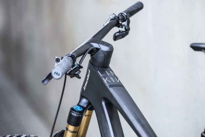 Internally routed cables, shocks hidden in the frame and handlebars and stems caked into a single unit - what are the benefits of system integration? Page 78