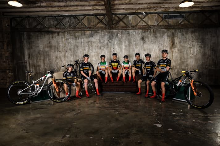   Aus Trek Pirelli wird im Jahr 2022 das Wilier Triestina - Pirelli Factory Team. Das achtköpfige Team um die beiden italienischen Meister Fabian Rabensteiner (Marathon) und Giada Specia (XC) will im Cross Country und Marathon angreifen. Als starkes Marathon-Duo weiterhin im Team: der Österreicher Daniel Geismayr und Samuele Porro. 