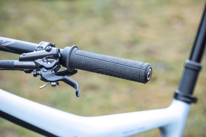   Bulls relies on a tried-and-tested Shimano XT 1x12 drivetrain for the gears and brakes.