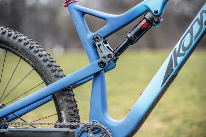   Der Knick im langen Sitzrohr des Koba Trailtool limitiert die Länge der Tele-Stütze. Auch die Überstandshöhe ist durch das wenig abfallende Oberrohr gering.