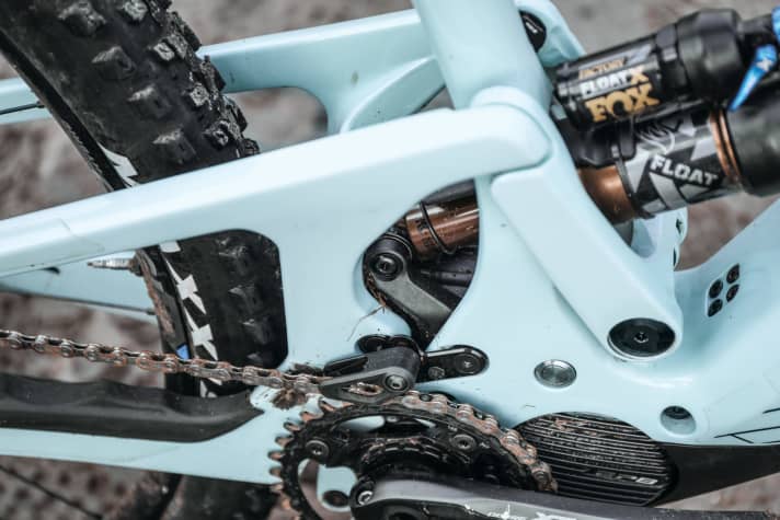   Scor 4060 Z ST XT: The elaborate rear triangle design delivers first-class suspension characteristics. However, dirt also collects here particularly stubbornly.