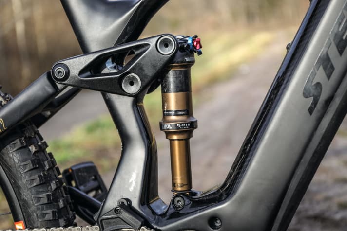   Stevens E-Inception AM 9.7.2 GTF: A good shock with a reservoir could coax a little more power out of the rear end.