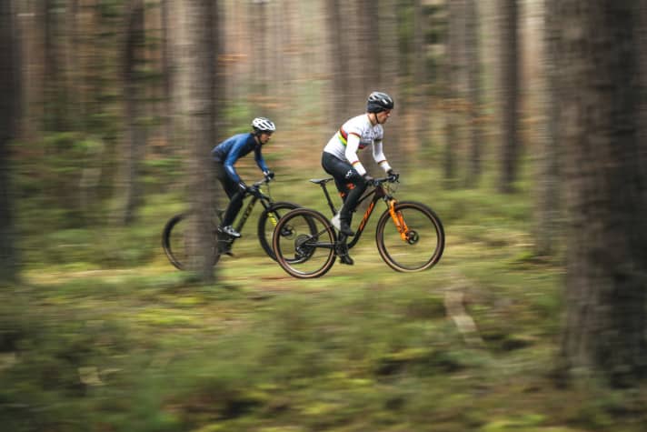 The lightweight KTM Scarp (right) clearly sets the tone in the sprint.