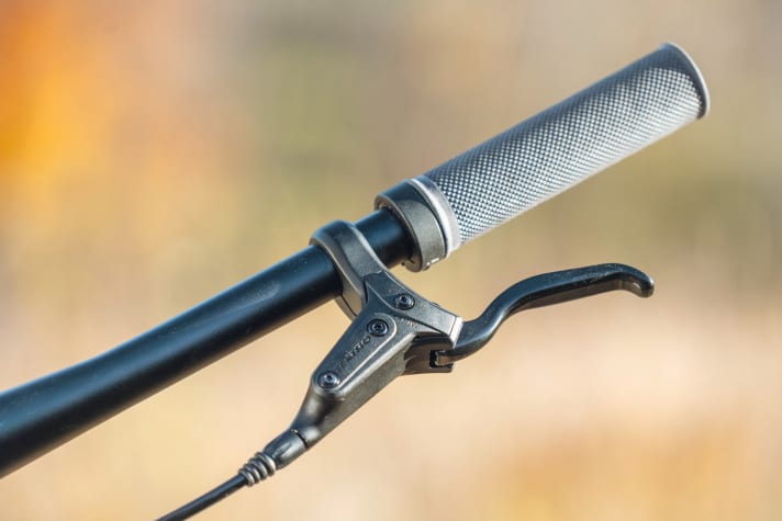 Canyon Neuron Young Hero: The brake lever of the Tektro brakes is long and prevents an optimal adjustment for children's hands.