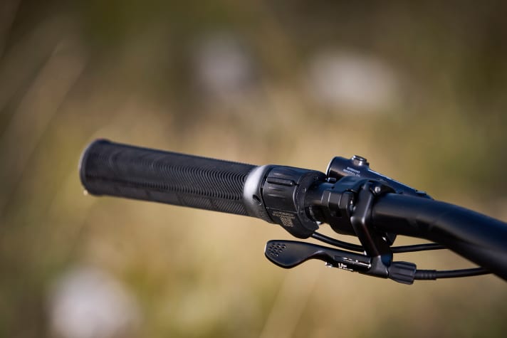   The switching unit for the motor is integrated positively into the handle.