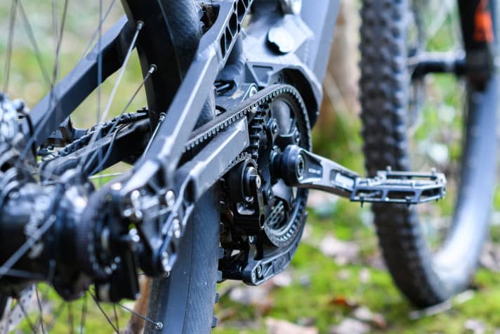   The Nicolai G1 Eboxx E14 uses a Gates belt for power transmission. This requires no lubrication and is said to be easier to maintain and up to three times more durable than a chain drive.