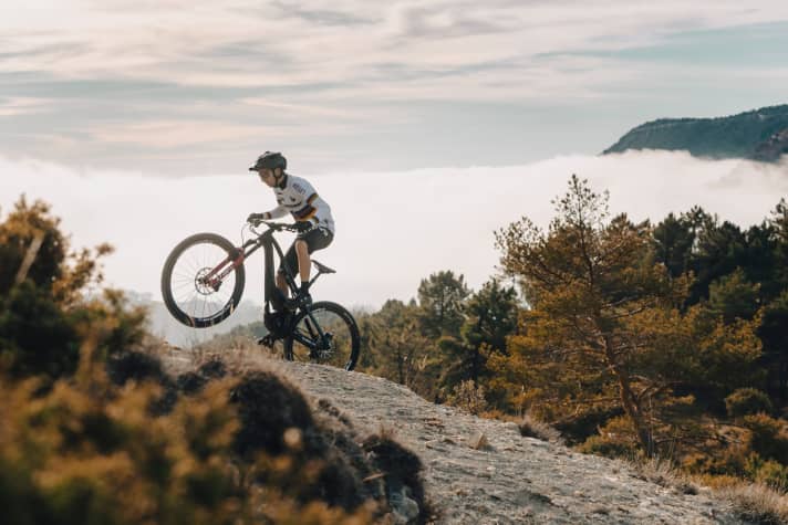   Jérôme Gilloux, der amtierende Weltmeister im E-Mountainbike Cross-Country (E-MTB XC), wechselt 2022 zu Downhill-Rekordweltmeister Nico Vouilloz und dem Team Lapierre Overvolt.