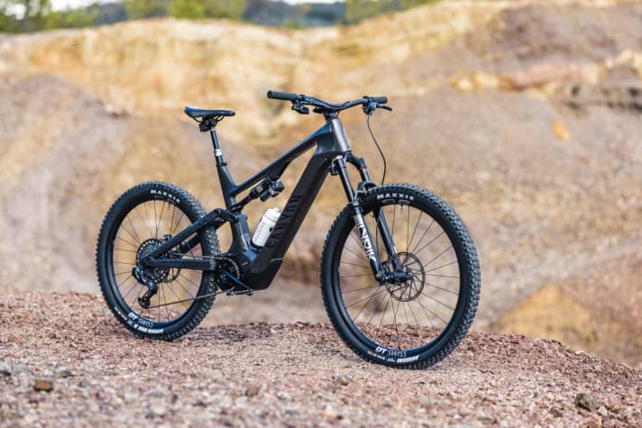   Chasing records: The new Canyon Spectral:ON aims to combine huge battery capacity and fun trail handling. Will it succeed? A first test - now in EMTB.