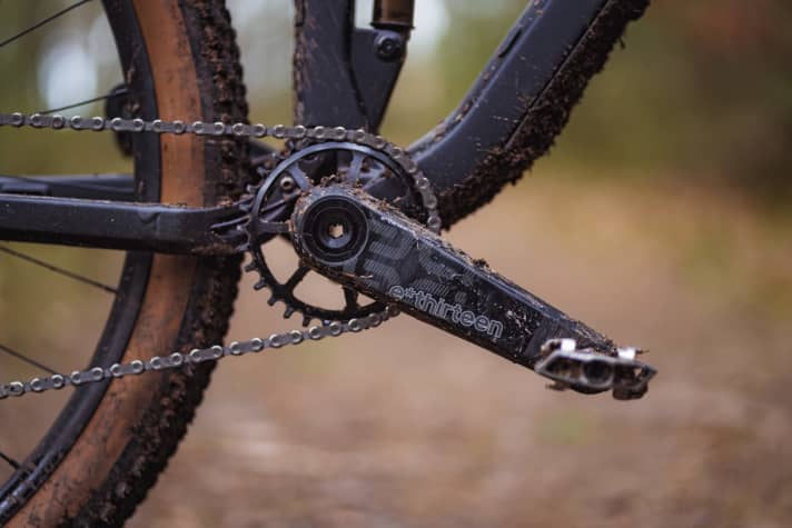   Cube Stereo HPC-SLT 29: Carbon is also used for the drivetrain. Cube mounts the lightweight eThirteen cranks.