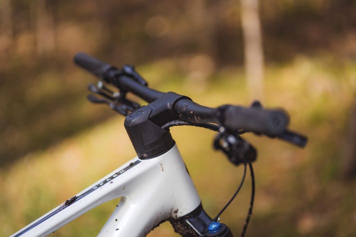   Scott Spark 920: None of the testers warmed to the low cockpit/handlebar, which is offset far back.