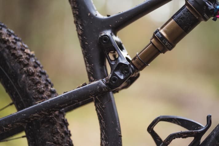   Rocky Mountain Element C90: With the Ride 4 system, the shock can be mounted in four different positions. The geometry data and practical tests are based on the neutral position (128 mm).