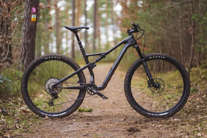   <a href="https://luna.r.lafamo.com/ts/i5533923/tsc?amc=con.blbn.497955.507800.14129791&smc=BIKE&rmd=3&trg=https%3A%2F%2Fwww.fahrrad-xxl.de%2Fcannondale-scalpel-carbon-se-2-m000048468" target="_blank" rel="noopener noreferrer nofollow">Cannondale Scalpel SE2</a> * – 12,6 kg / 120/118 mm / 29" / 4699 Euro