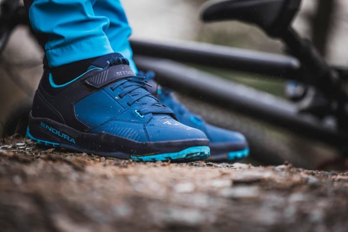   Endura's first: The MT500 Burner Clipless trail shoes aim to combine durability and protection with an ergonomic fit. Did they succeed? Our test in <a href="https://www.delius-klasing.de/bike-04-2022-bik-2022-04" target="_blank" rel="noopener noreferrer">BIKE 04/2022</a> provides the answer.
