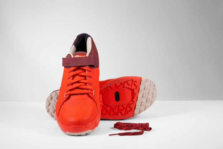   MT500 Burner Clipless: The click shoe from Endura costs 159.99 euros and also has a three-part outsole and is available in three colours.