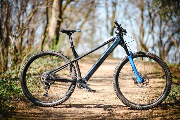   Der schlanke Fazua-Prototyp gibt einen leisen Vorgeschmack, wie Bikes mit dem Ride 60 ausschauen könnten. Bisher wurde allerdings noch kein E-MTB mit dem neuen Motor vorgestellt.