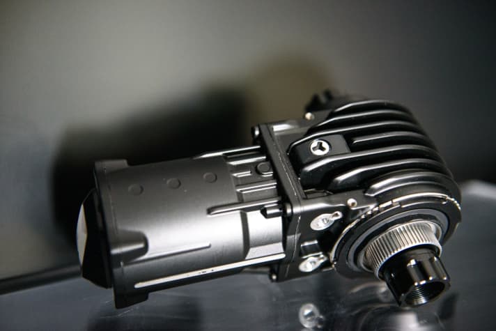 Sieht aus wie von Star-Wars ist aber der Fazua Ride 60 Motor. Das Aggregat verschwindet in Komplettbikes unauffällig im Unterrohr und liefert starke Reichweite und verhältnismäßig viel Leistung.