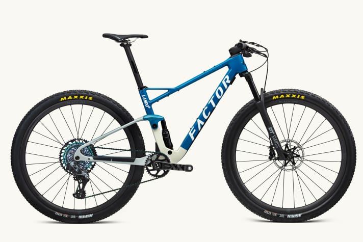   Das Fully Factor Lando XC gibt es nur mit Top-Ausstattung. Dafür werden 8399 Euro fällig.