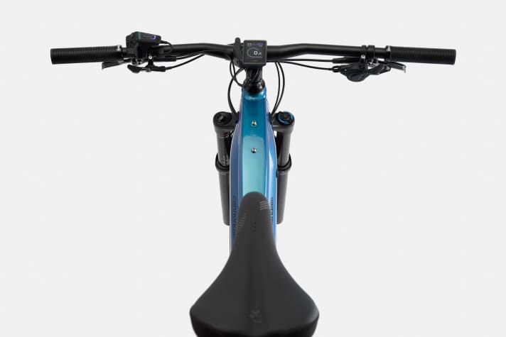   The Kiox display on the stem of many Moterra Neo models shows the most important riding data. However, basic information is also available on the LED remote.