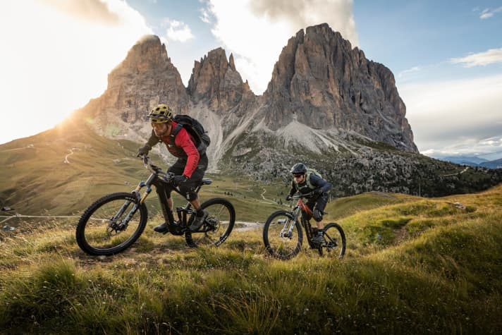   Enduro-Abenteuer im Hinterland: Mit dem großen Bosch Smart Power-Akku hält das Samedi Game noch länger durch.