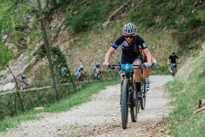   Der Startschuss für den 'Scott BIKE Marathon' fiel bereits 7:30 Uhr. Spätestens am ersten Anstieg aber war die Müdigkeit verflogen.