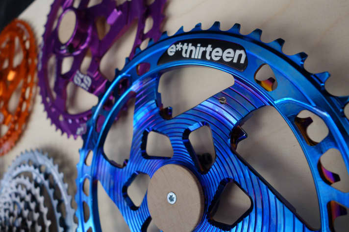 Die Intergalactic-Beschichtung bringt nicht nur Farbe in Spiel, sondern erhöht auch die Haltbarkeit.