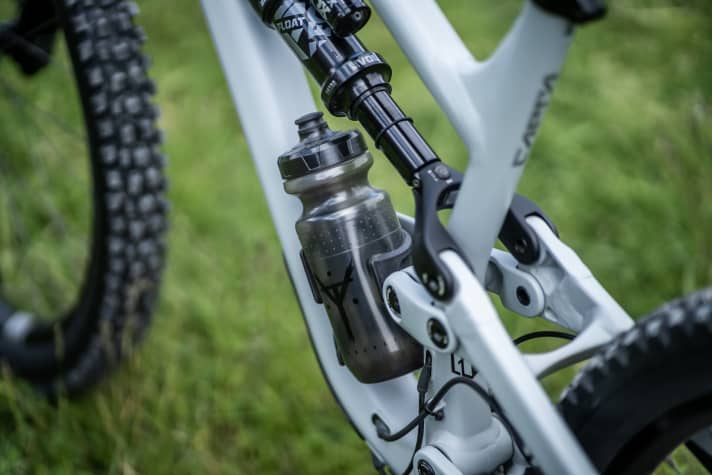   Kritik umgesetzt: In den neuen Capra-Modellen kann man nun auch endlich eine Trinkflasche transportieren.