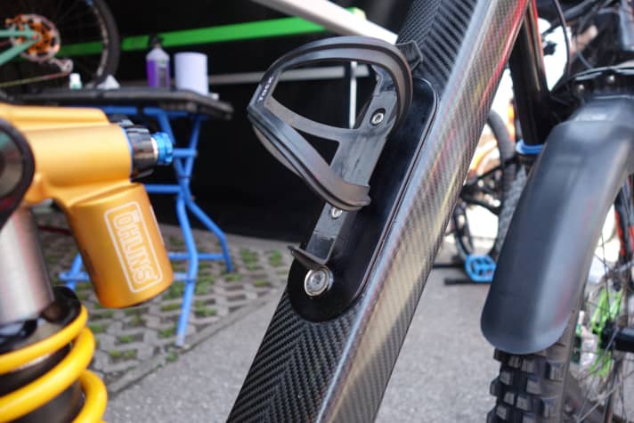   As befits a modern carbon frame, the Hope also has an integrated storage compartment in the down tube.