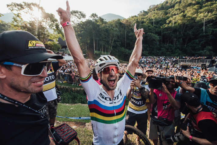   Weltmeister Nino Schurter feierte beim Worldcup in Petrópolis in Brasilien seinen 32. Worldcup-Sieg.