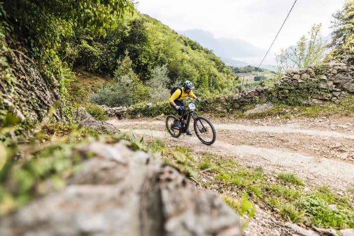   Ein kurzer steiler Stich führte Adrian Kaether zum Start von Stage 2 der Bosch E-MTB Challenge