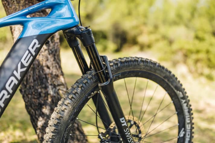   The rubber ring on the suspension fork shows the negative suspension travel. Push it all the way down first!