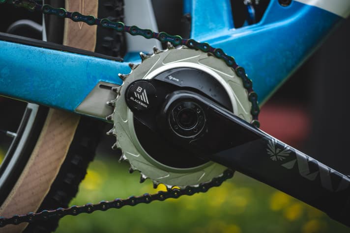   In addition to the integrated power meter, Prevot's cranks are fitted with 32 mm or 34 mm chainrings depending on the route profile.