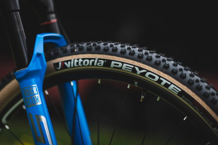   The tyres are Vittoria Peyote tyres in a width of 2.25 on a Duke wheelset.