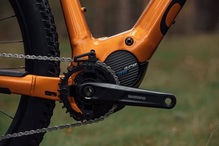   The customised EP8 RS motor is at the heart of Orbea's light e-MTBs. The drive delivers a maximum of 60 Newton metres and Orbea has worked with Shimano to adapt its software to the special requirements.