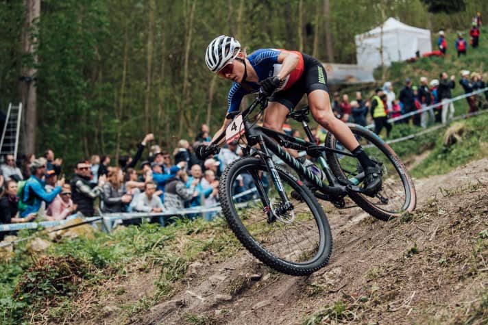   Loana Lecomte (FRA) is one of the favourites in Nove Mesto. Last year, she beat Ferrand-Prévot on the challenging course.