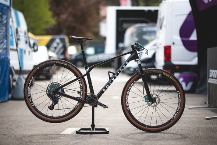   Belgian champion: Emeline gets a special black livery. The actual team colours are turquoise with glitter.