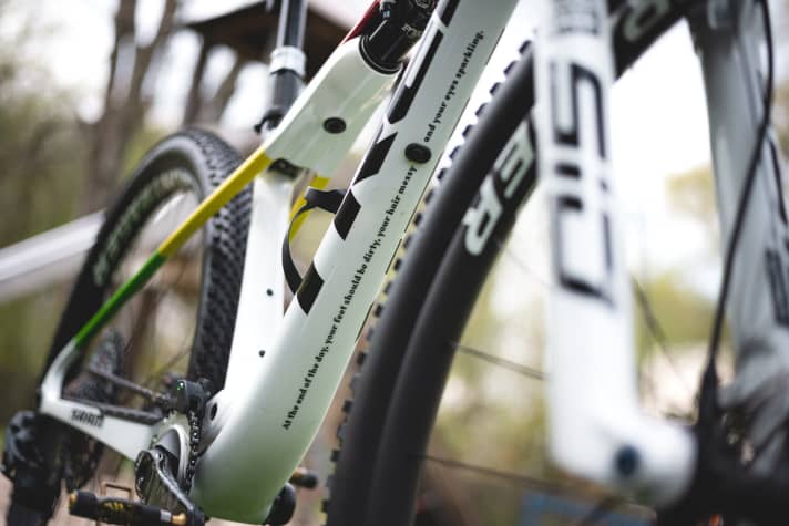   Evie Richards motto on the down tube and probably the only white Rockshox suspension fork in the entire World Cup.