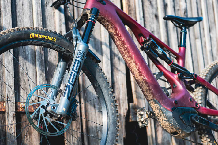   Bei EMTB testen wir die neue Zeb und den neuen Super Deluxe.