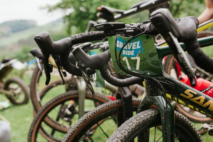   On a 56-kilometre lap, the gravel bikers gained a good 1000 metres in altitude on off-road tracks.