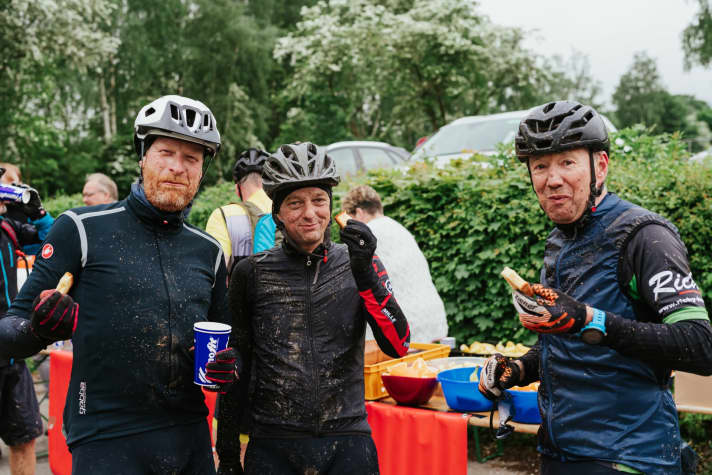   The marathon group was already nibbling away at the Willingen sawtooth profile and was happy to take short breather breaks along the way.