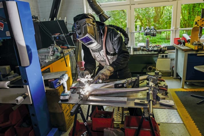 Good things from the region: Alutech supplies the frame for our Project Europe bike. Page 84