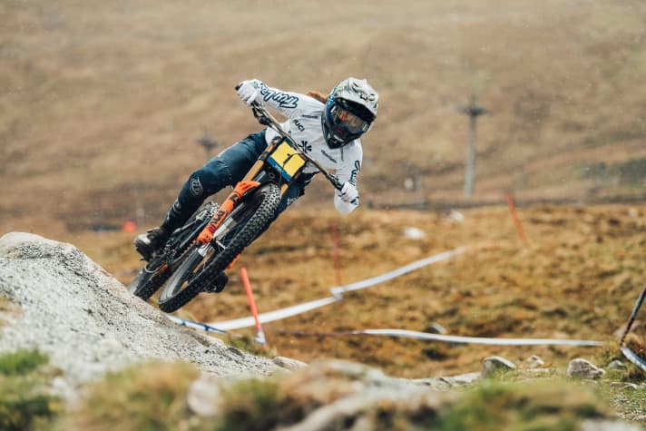   Camille Balanche hatte nach Nina Hoffmann auch einen sehr guten Lauf und festigt ihre Spitzenposition in der Downhill-Gesamtwertung der Frauen.