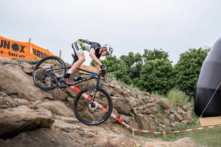   Elias Hückmann also performed well in the XCO, attacking the runner-up but ultimately securing 3rd place.