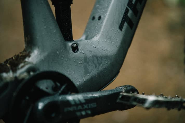 The compact drive unit is hidden inside the frame. The new Fazua Ride 60 motor weighs barely two kilograms. | r.