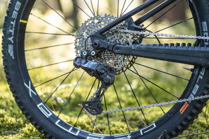 Not only the EP801, but also the EP6 becomes an automatic shifting system in combination with Shimano's XT Di2. Rolling or fully automatic shifting? No problem.