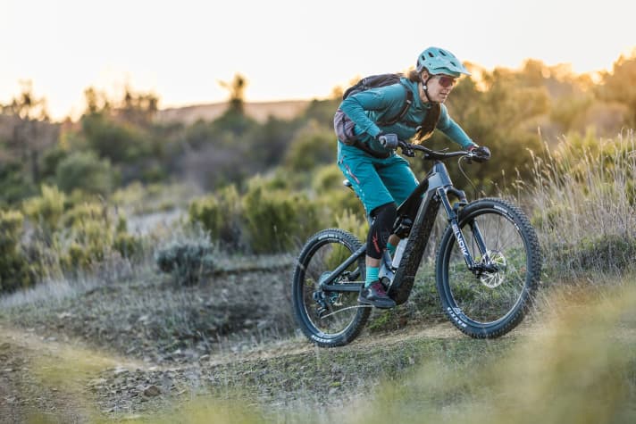 Trailflitzer trotz 900 Wh Akku-Kapazität: das Canyon Spectral:On CFR LTD
