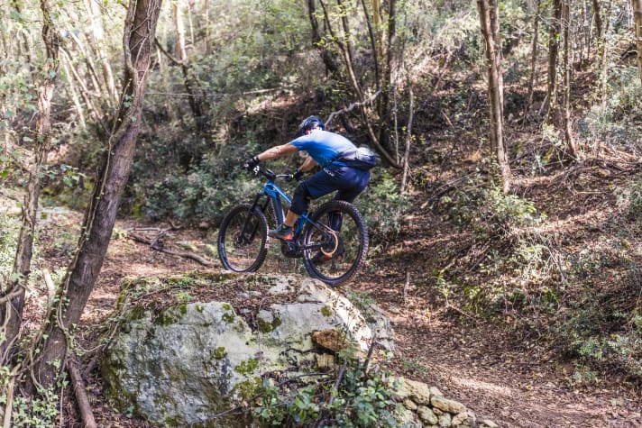 Phew, done: e-bike and rider have reached the top of the step.