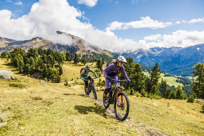 All Mountains: Cannondale, Haibike, Rocky Mountain - three big players fight for the crown of the best all-rounder.