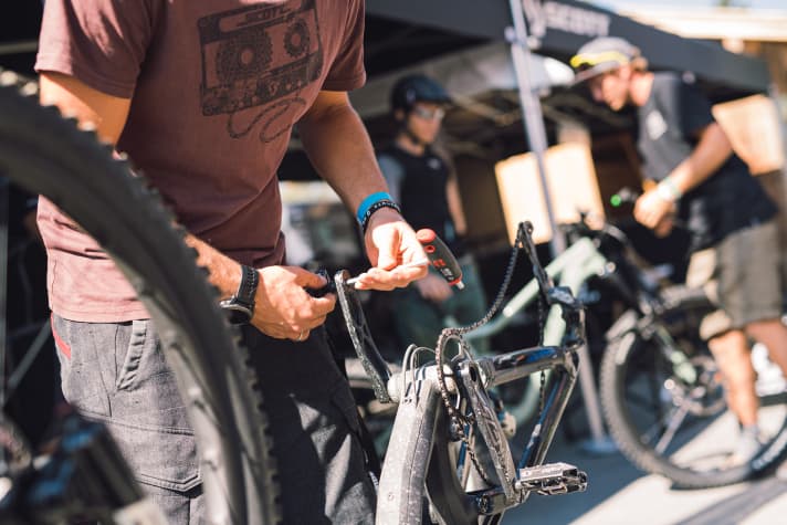 Pedale dran und ab in den Pinzgau! Die Singletrails des Salzburger Lands sind die ideale Umgebung, um die ersten Eurobike-Neuheiten artgerecht auszuprobieren.