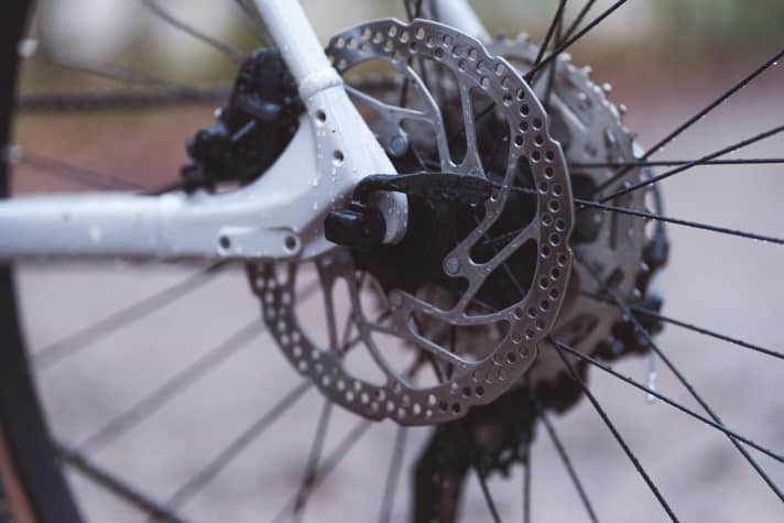 Hardtails for 1000 euros, such as this Bulls Copperhead, still often have quick-release axles and mounting points for a stand, pannier rack and mudguards.