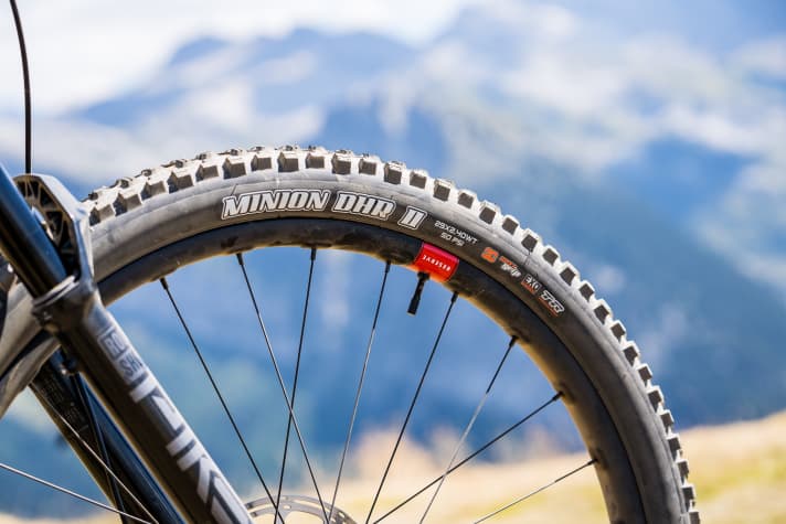 The larger front wheel required a geometry adjustment to optimise the 5010's riding characteristics.